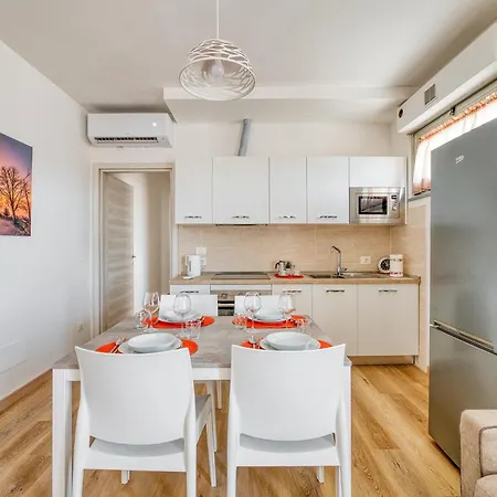 公寓 Guesthost - Carpine - Cozy Flat In