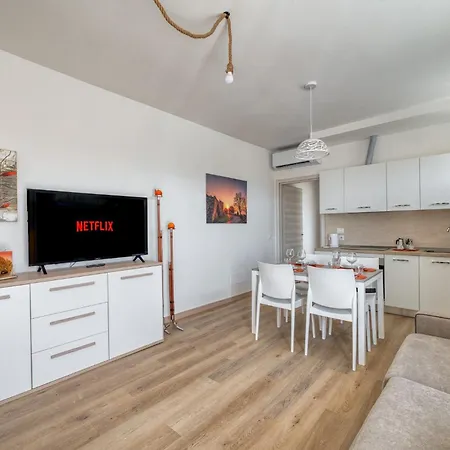 Guesthost - Carpine - Cozy Flat In 公寓 *