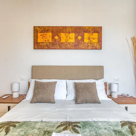Guesthost - Carpine - Cozy Flat In *