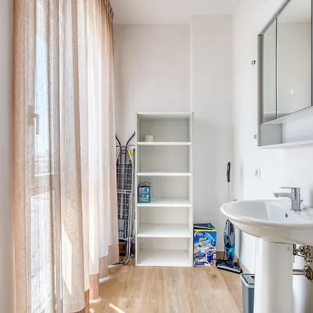 公寓 Guesthost - Carpine - Cozy Flat In *